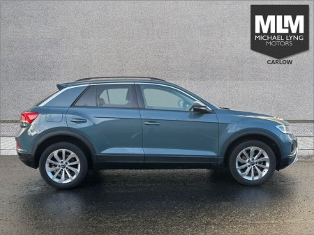 2024 Volkswagen T-Roc T-ROC EDITION 75 2.0TDI M6F 116HP €33,950 thumbnail