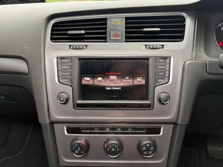 2016 Volkswagen Golf 1.2 TSI - IRISH CAR - SUNROOF €14,900 thumbnail