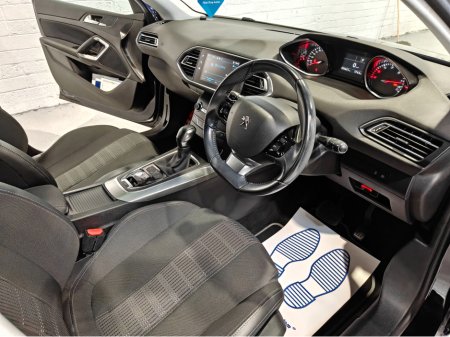 2018 Peugeot 308 - thumbnail 14