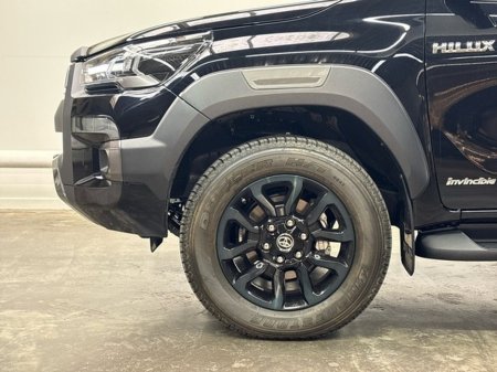 2026 Toyota Hilux Hilux 2.8 MHEV Invincible €49,972 thumbnail