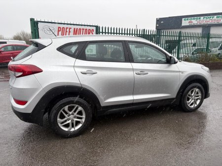 2017 Hyundai Tucson - thumbnail 3