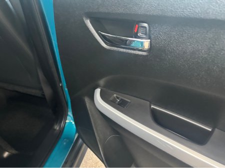 2019 Suzuki Vitara - thumbnail 2