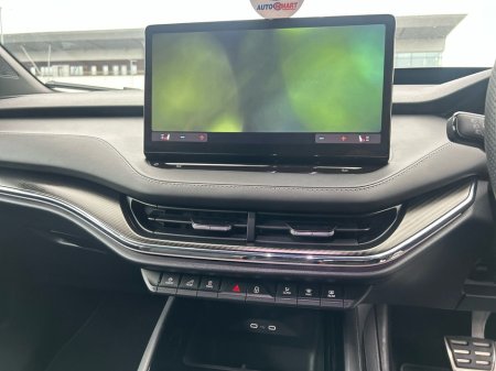 2025 Skoda Enyaq - thumbnail 8