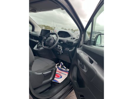 2024 Peugeot Partner  thumbnail