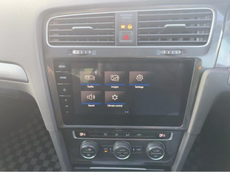 2018 Volkswagen Golf Comfort €16,650 thumbnail