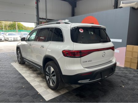 2023 Mercedes-Benz EQB - thumbnail 4