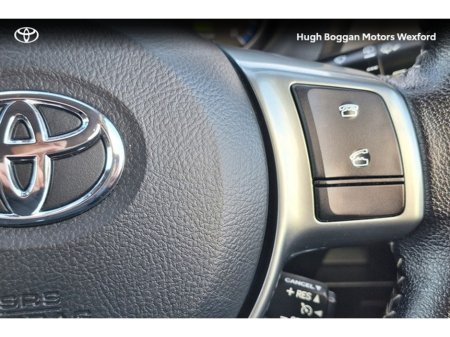 2016 Toyota Yaris HYBRID LUXURY IRISH CAR! €14,995 thumbnail