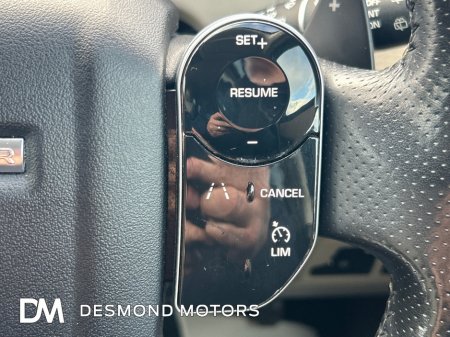 2018 Land Rover Range Rover Velar VEL 2.0 TD4 S 5DR AUTO €30,899 thumbnail