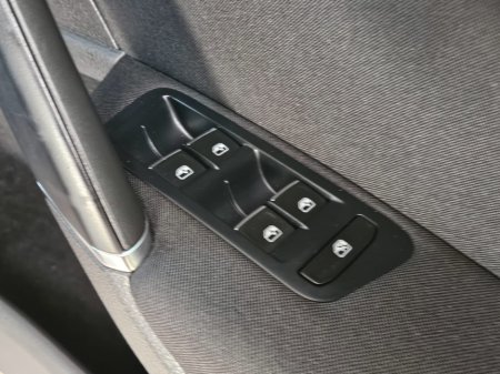 2017 Volkswagen Golf - thumbnail 7