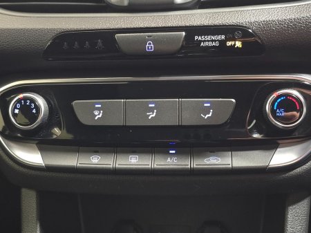 2019 Hyundai i30 Fastback Executive Petrol 5DR €12,750 thumbnail