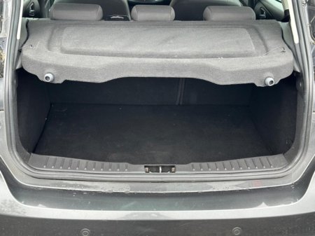 2018 Ford Focus - thumbnail 8