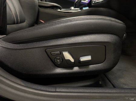 2020 BMW 5 Series - thumbnail 21