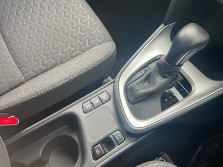 2024 Toyota Yaris - thumbnail 15