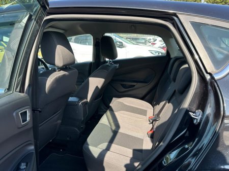 2016 Ford Fiesta - thumbnail 15