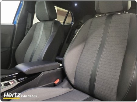 2023 Peugeot 2008 - thumbnail 5