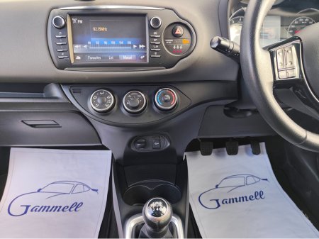 2020 Toyota Yaris - thumbnail 11