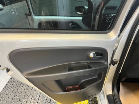 2015 Volkswagen up! - thumbnail 16