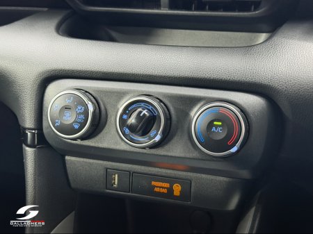 2024 Toyota Yaris - thumbnail 18