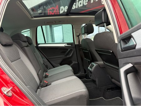 2017 Volkswagen Tiguan - thumbnail 23