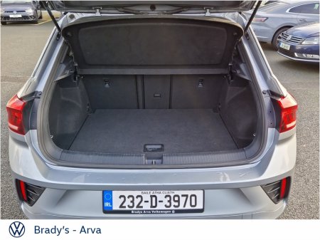 2023 Volkswagen T-Roc R-LINE 1.5 TSI 150BHP D7F 5DR €28,950 thumbnail