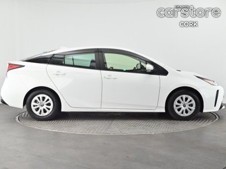 2021 Toyota Prius - thumbnail 2