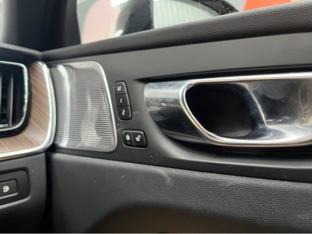 2023 Volvo XC60 - thumbnail 14