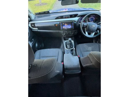 2017 Toyota Hilux - thumbnail 15