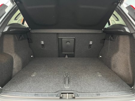 2023 Volvo XC40 - thumbnail 9