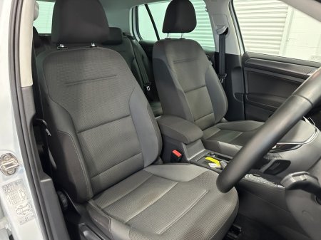 2020 Volkswagen Golf - thumbnail 24