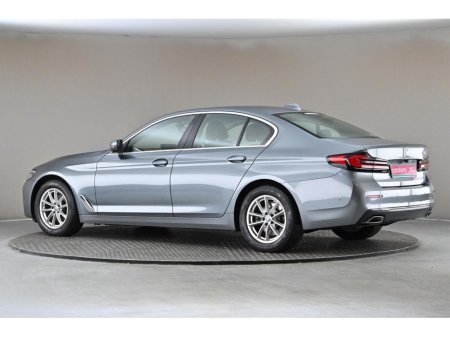 2022 BMW 5 Series - thumbnail 6