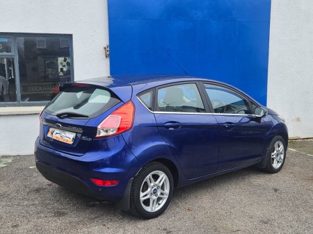 2014 Ford Fiesta - thumbnail 4