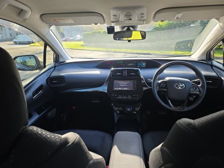 2020 Toyota Prius - thumbnail 14