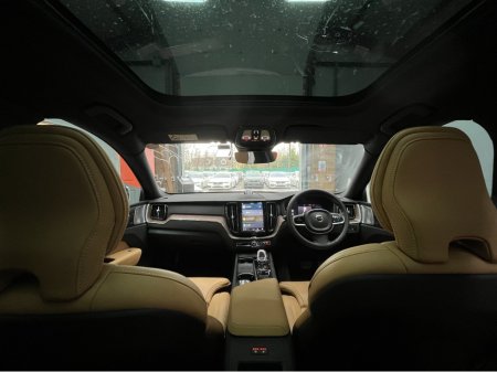 2023 Volvo XC60 - thumbnail 18