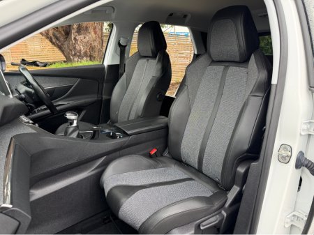 2020 Peugeot 3008 WIRELESS PHONE CHARGER..2 KEYS €8,048 thumbnail