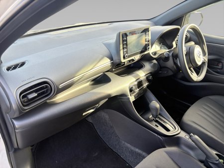 2020 Toyota Yaris - thumbnail 10