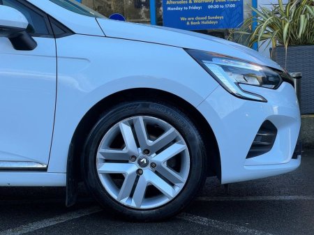 2020 Renault Clio DYNAMIQUE 1.0 TCE // NEW 2 YEAR NCT // AIR CONDITIONING // 16" ALLOYS €11,950 thumbnail