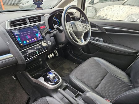 2015 Honda Fit DAA-GP5 HYBRID 5DR AUTO €9,950 thumbnail