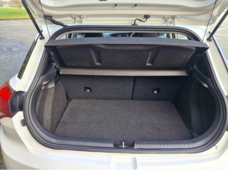 2017 Hyundai i20 - thumbnail 24