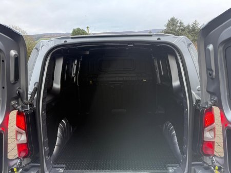 2024 Opel Combo SPORT L1H1-1.5 100PS D-6SP NO VAT! €23,450 thumbnail