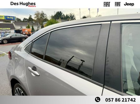 2020 Toyota Corolla Hybrid Luna-Sport Saloon €22,450 thumbnail