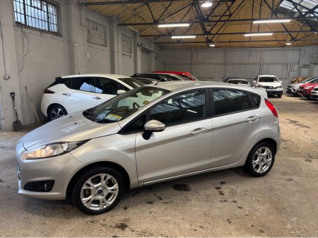 2016 Ford Fiesta - thumbnail 10