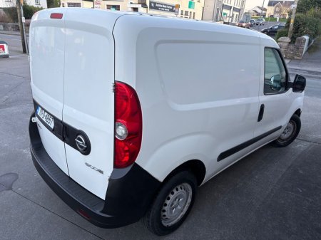 2017 Opel Combo - thumbnail 2