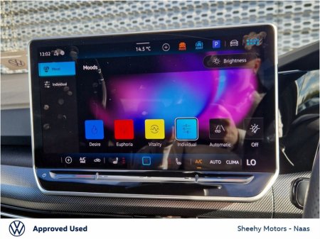 2025 Volkswagen Golf R-Line 2.0TDI DSG €44,995 thumbnail