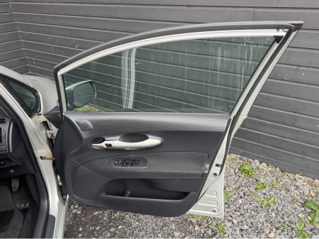 2007 Toyota Auris - thumbnail 14