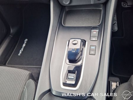 2025 Nissan Qashqai E-power SV MY24 04DR A €39,950 thumbnail