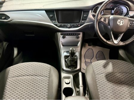 2017 Opel Astra - thumbnail 15