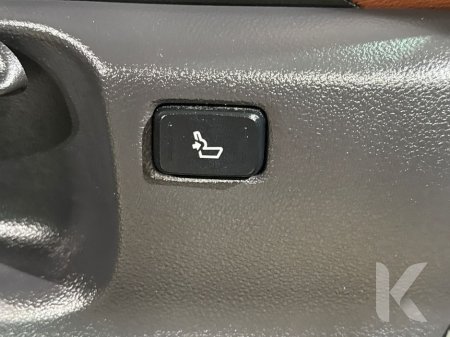 2019 Toyota C-HR - thumbnail 23