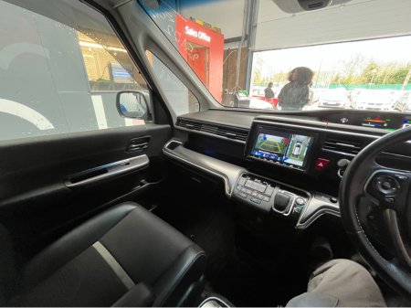 2018 Honda Stepwagon - thumbnail 14