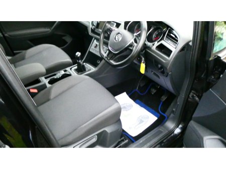 2016 Volkswagen Touran TRENDLINE BLUEMOTION 1.6 TDI MANUAL 6SPEED FWD 110 5DR €10,950 thumbnail