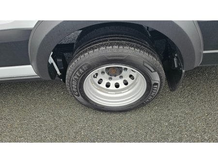 2025 Ford Transit Minibus L4, H3 460 Trend,2.0 130P Manual RWD €47,990 thumbnail